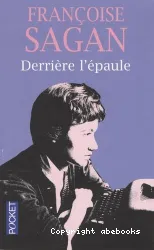 Derrière l'épaule